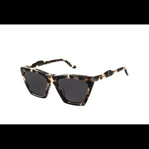Illesteva Lisbon Sunglasses